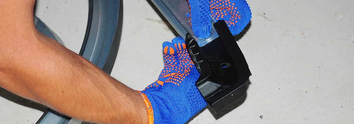 Sticky Roll Up Garage Door Repair in Panama City, Florida