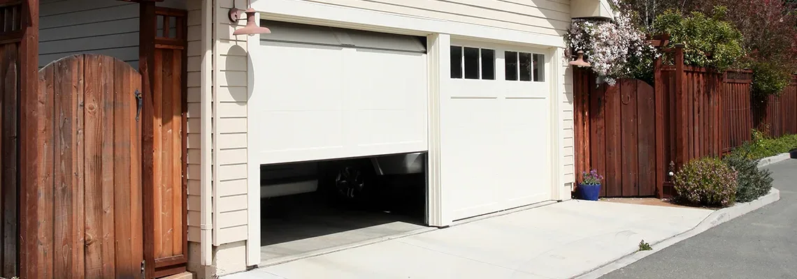 Repair Garage Door Won't Close Light Blinks in Panama City